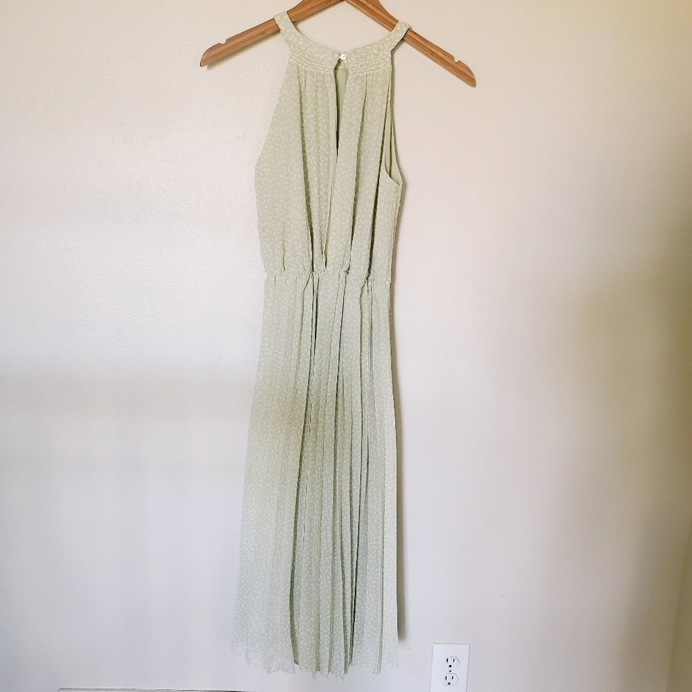 Formal Dress - Picture 4 of 5